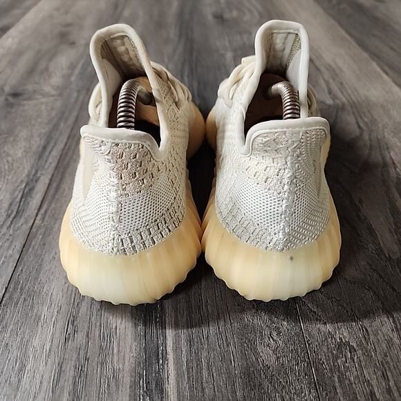 Adidas Yeezy Boost 350 V2 Light Sneakers Size 7.5 Men's 9 Womens - Picture 3 of 7